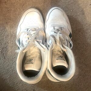 Size 8 1/2 Reebok green and white shoes